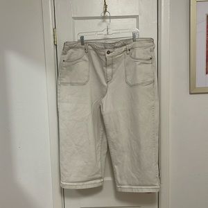 Cropped wide leg jeans